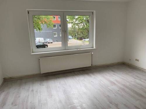 Wohnzimmer..............jpg - Erdgeschosswohnung mit Tageslichtbad