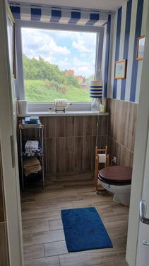 WC oben (abgetrennter Raum) - 