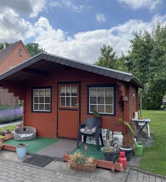 mit Gartenblockhaus - 