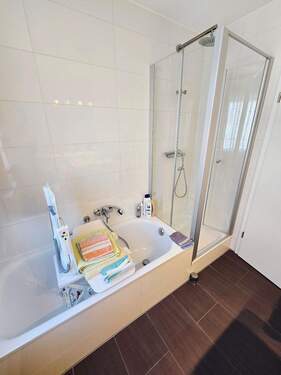 Bad NEU - 2 Zimmer Etagenwohnung zum Kaufen in Nürnberg