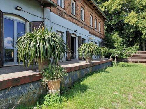 Außenansicht Haupthaus - Selbstnutzung undoder Vermieten - großzügiges Objekt in Alleinlage mit Potenzial