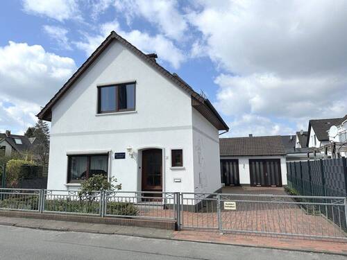 IMG_8349 - PURNHAGEN-IMMOBILIEN - Freistehendes Einfamilienhaus mit zwei Garagen in ruhiger Lage von Aumund!