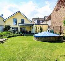 Attraktive Doppelhaushälfte mit großzügigem Garten und überdachter Terrasse - Rheinbach-Irlenbusch