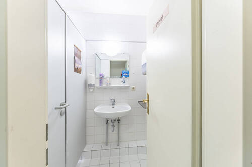 WC - 