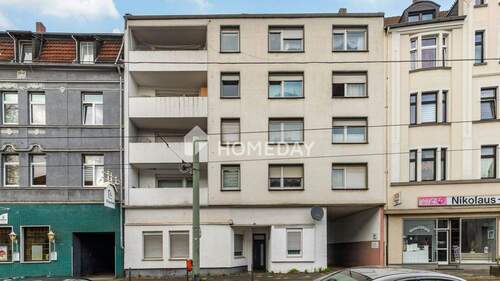 Außenansicht 1 - Großzügige 2-Zimmer-Wohnung mit Balkon - ideal für Paare oder Singles