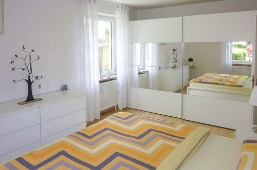 Schlafzimmer (möbliert) - 