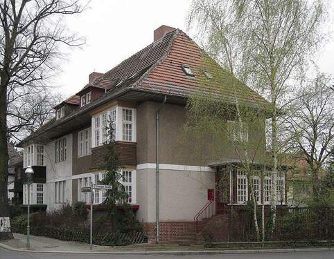 01 - Doppelhaushälfte am Rüdesheimer Platz, auch als Mehrgenerationenhaus.