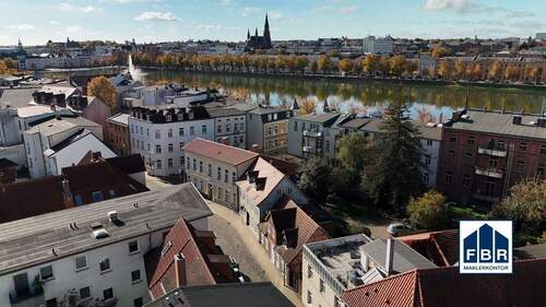 Mitten in der City - 1 Zimmer Mehrfamilienhaus, Wohnhaus zum Kaufen in Schwerin