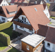 Großzügiges Wohnhaus mit bezugsfreiem Erdgeschoss und Bauplatzpotenzial - Steinheim