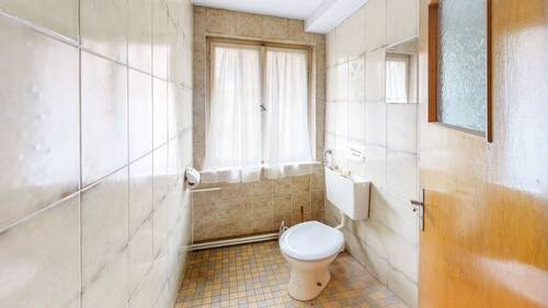 WC - 