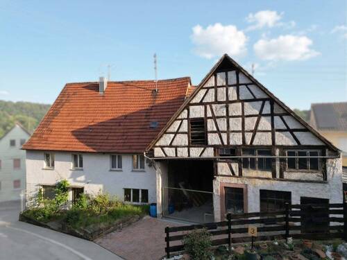 Außenaufnahme - 1 Zimmer Mehrfamilienhaus, Wohnhaus zum Kaufen in Wertheim