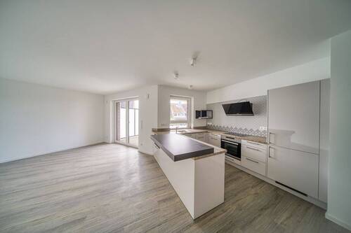 Wohnzimmer - Komfort trifft Ruhe: 2 Zimmer-Wohnung mit Balkon & Stellplatz Am Hohenwedel