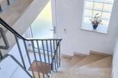 Treppenhaus - 6 Zimmer Einfamilienhaus zum Kaufen in Rödermark