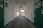 Ostseite Hofeinfahrt - 