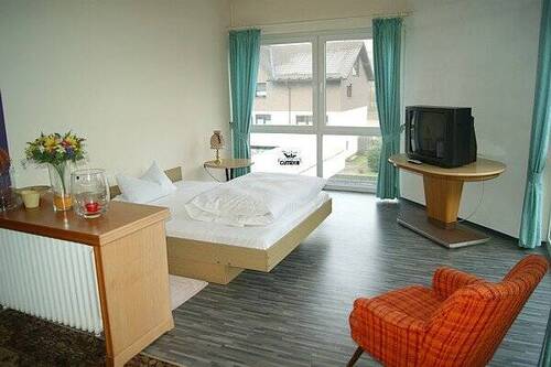 Bild 13 - WIR BIETEN AN – in Rheinland-Pfalz im LK Altenkirchen! Zum KAUF: