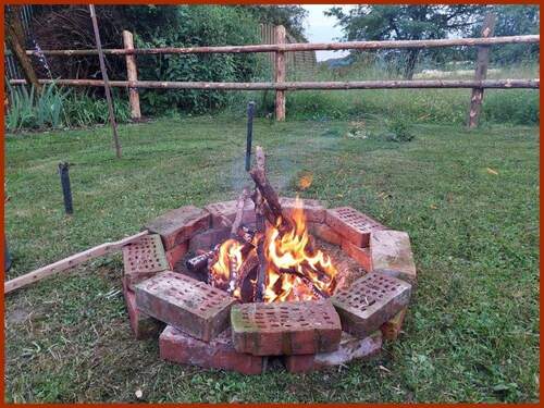 Bild 1 - Sanierungsbedürftiges - Denkmalgeschütztes - Einfamilienhaus in ländlicher Idylle!
