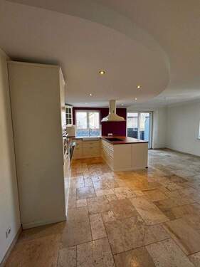 Bild 3 - 4 Zimmer Etagenwohnung in Kassel