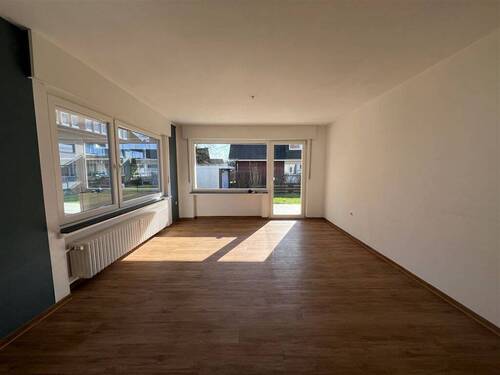 Wohnzimmer - 4 Zimmer Etagenwohnung in Beverungen