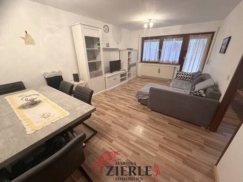 1- Wohn-Esszimmer - Gemütliche 2,5-Zi. Whg. mit Terrasse und TG-Platz in gefragter Lage von Reichenbach an der Fils!