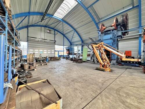 Innenansicht Lager- und Produktionshalle - 