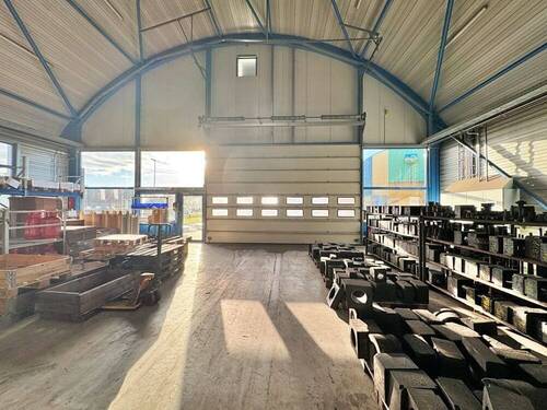Innenansicht Lager- und Produktionshalle - 