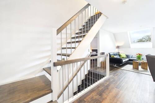 Aufgang zum Dachgeschoss - 