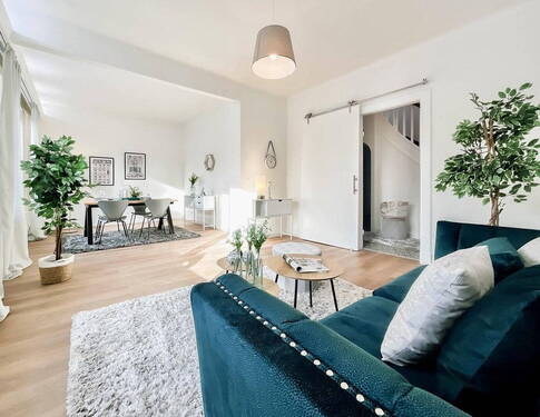 Wohnzimmer - 5 Zimmer Einfamilienhaus zum Kaufen in Hamburg