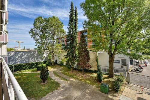 Blick nach Nord-Osten - 2 Zimmer Etagenwohnung zum Kaufen in Stuttgart
