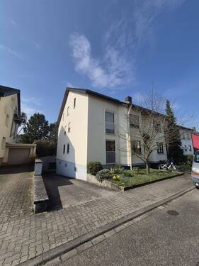 Hausblick - 2 Zimmer Etagenwohnung zum Kaufen in Karlsruhe