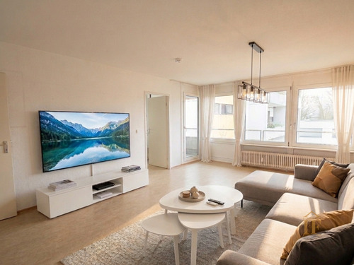 Wohnzimmer visualisiert - 3-Zimmer-Wohnung mit Wertsteigerungspotenzial - leerstehend in Fürstenfeldbruck