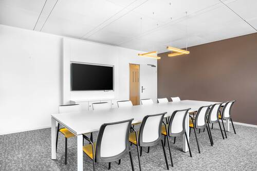 Regus_DoppelX_4977_Hamburg_Germany_Largemeetingroo - 