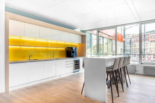 Regus_DoppelX_4977_Hamburg_Germany_Kitchen.jpg - 