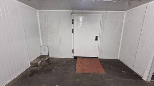 Eingang zum Tiefkühlhaus - 