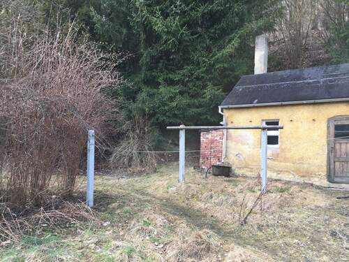 Garten mit Nebengelass - 