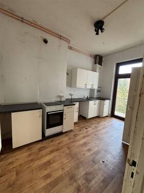 Küche mit Zugang zum Balkon - 