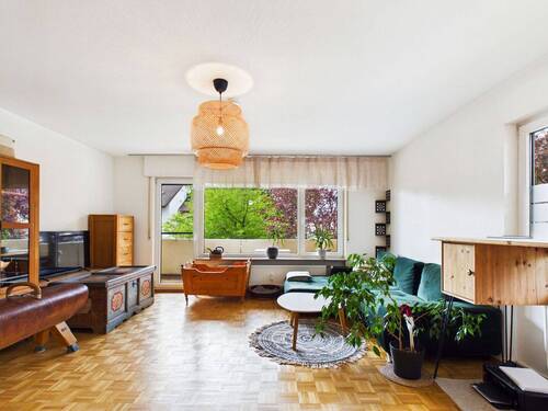Wohnzimmer - Etagenwohnung mit 93,70 m&sup2; in Leonberg zum Kaufen