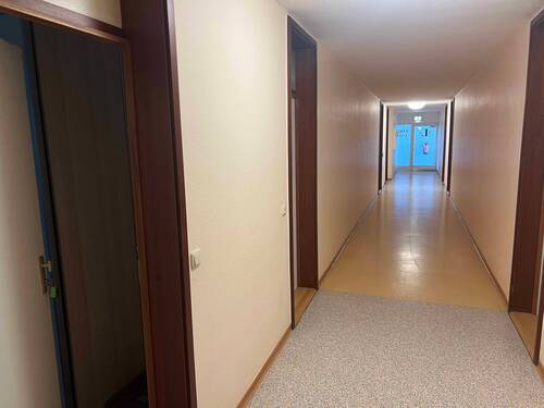 Weg zum Fahrstuhl - 
