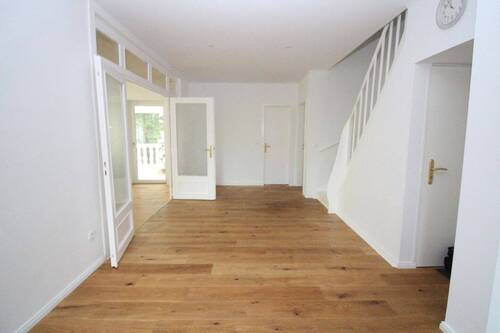 Flur - 7 Zimmer Einfamilienhaus in Ritterhude
