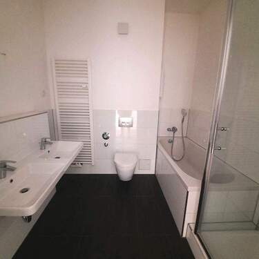 Bad - Etagenwohnung mit 95,00 m&sup2; in Gera zur Miete