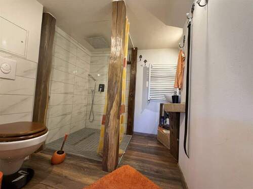 Bad 2 - Einfamilienhaus mit 193,00 m&sup2; in Gackenbach zum Kaufen