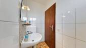 Gäste WC - 8 Zimmer Einfamilienhaus in Isernhagen