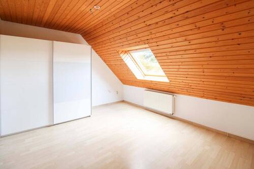 Schlafzimmer DG - 