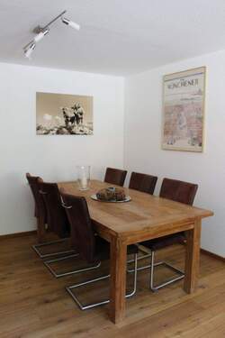 Wohnzimmer - Hochwertig renovierte Wohnung mit Tiefgarage