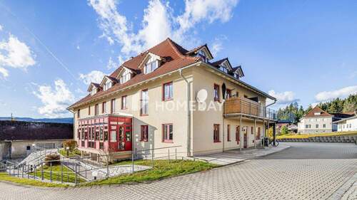 Außenansicht 4 - Vielseitig nutzbares MFH mit Pflegeeinrichtung & Wohnungen in ruhiger Aussichtslage