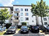 Hausansicht Front - 2 Zimmer Etagenwohnung zum Kaufen in Schönefeld