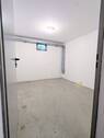Kellerraum mit Fenster und Strom - 