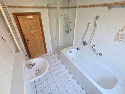 DHH - 2 - Badezimmer - 