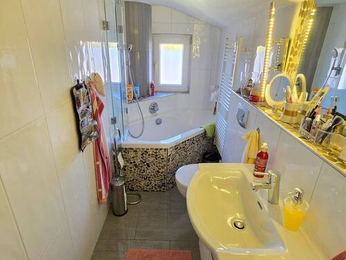 DHH - 1 - Badezimmer - 