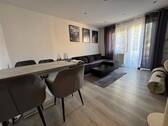 Wohnzimmer_2.jpeg - 3 Zimmer Etagenwohnung in Augsburg