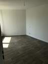 Beispielfoto Ansicht Schlafzimmer mit Bodenbelag - 